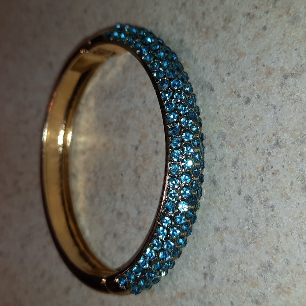 Hinged bracelet with enamel and rhinestones - Picture 2 of 3